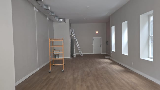 Building Photo - 446 Main St