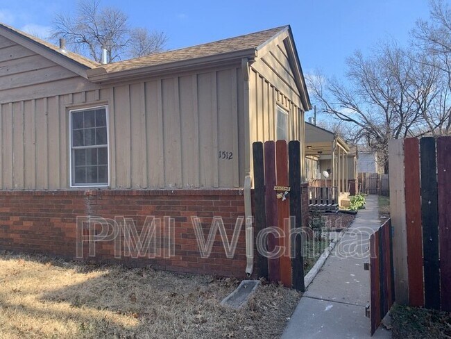 Building Photo - 1512 S Pattie St