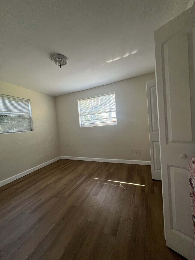 Foto del edificio - 536 Ruth St