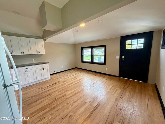 Foto del edificio - 98-100-100 Raritan Ave