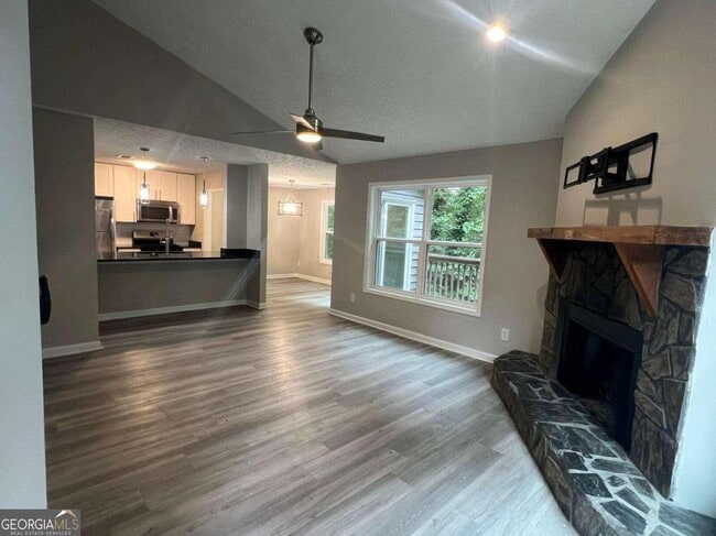 Building Photo - 939 Waverly Ct