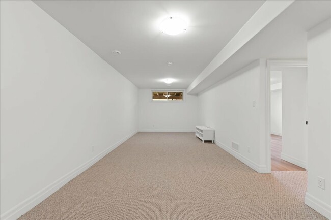 Building Photo - Newer 2-bedroom, 2-bath bungalow townhome in Hillside Meadows
