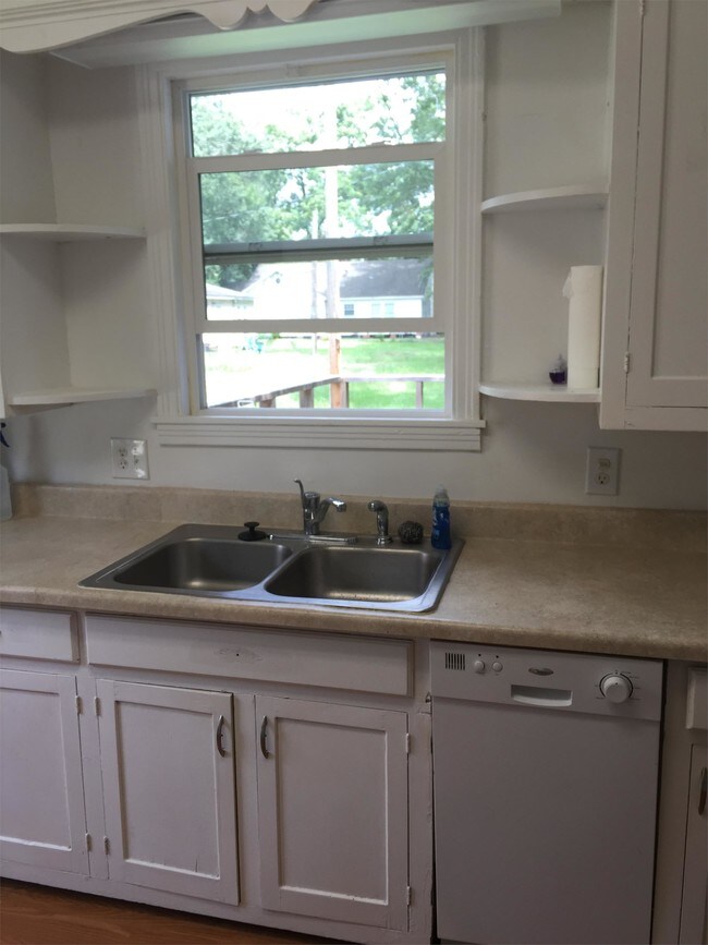 1006 Filhiol Ave, Monroe, LA 71203 House Rental in Monroe, LA