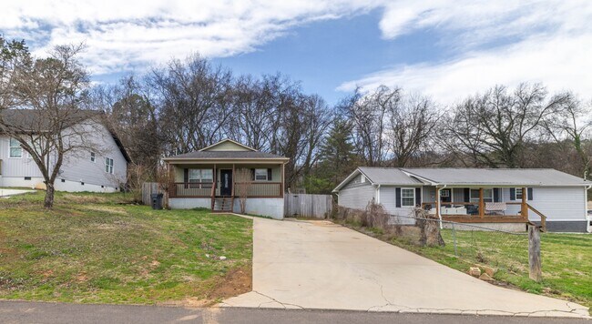 Foto del edificio - 2013 Paris Rd