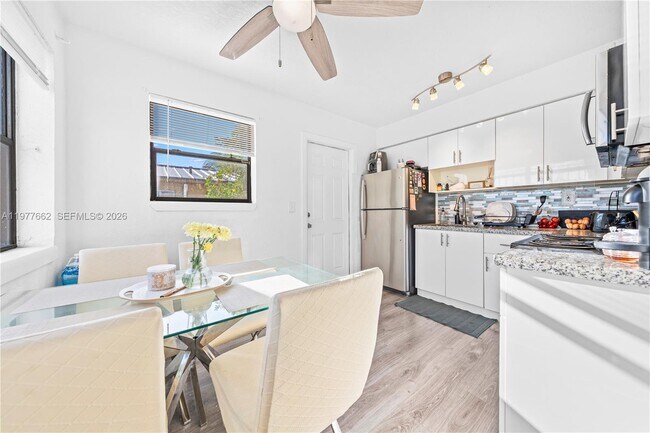 Foto del edificio - 581 NW 113th St