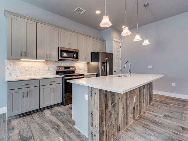 Foto del edificio - 103 E Walter Ave