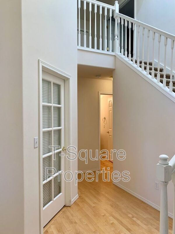 Foto del edificio - 534 234th Pl NE