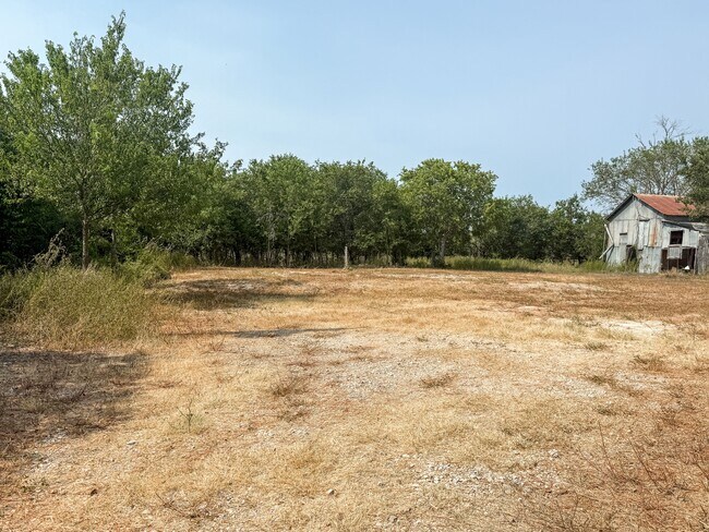 Foto del edificio - 8279 Green Valley Rd