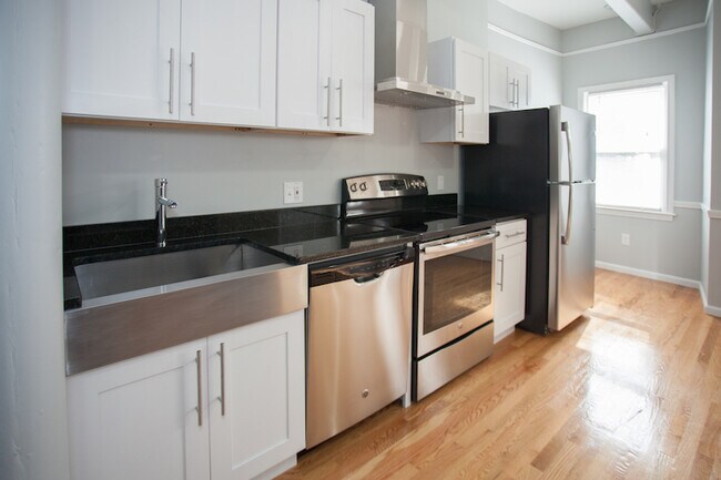 Foto del edificio - 181 Rindge Ave