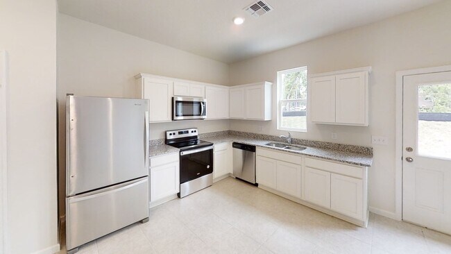 Building Photo - 2324 Litchfield Lp