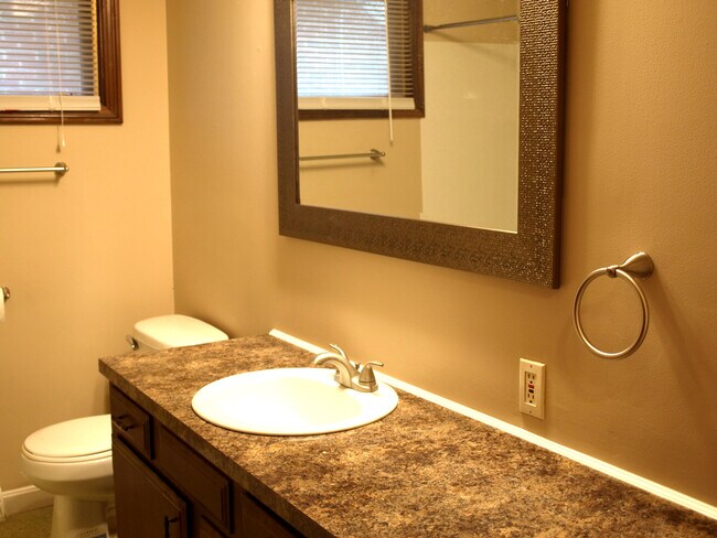 Foto del edificio - 1710 38th St NW