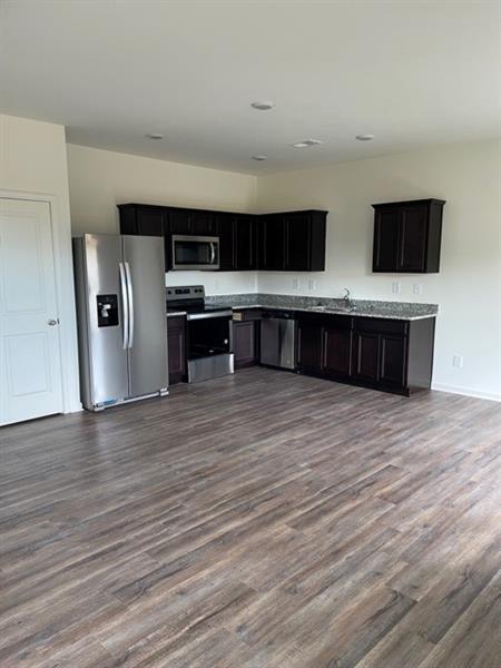 Foto del edificio - 241 Grand Central Wy