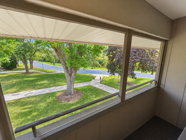 Foto del edificio - 4000 W Rivers Edge Cir