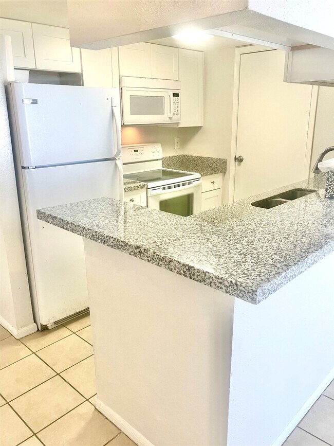 Foto del edificio - 3506 Cove View Blvd