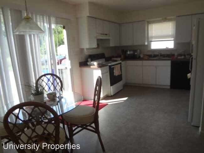 Foto del edificio - 7 br, 3 bath Room For Rent - 3733 Willow Run