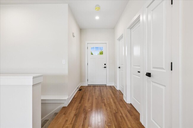 Foto del edificio - 925 Partridge Cir