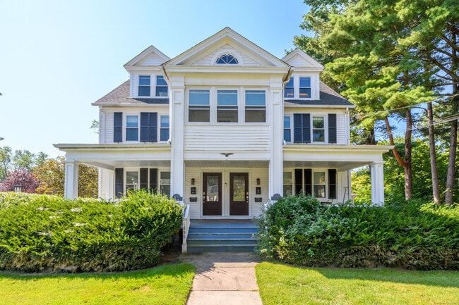 Building Photo - 1699 Boulevard
