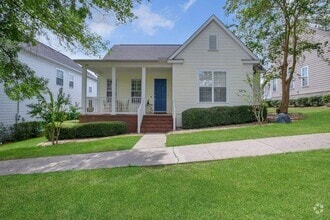 Building Photo - 2119 Fernleigh Dr