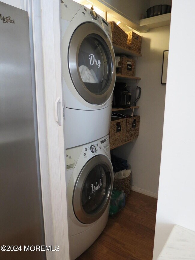 Building Photo - 6 Holmes Ct