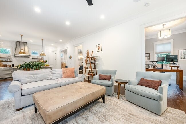 Foto del edificio - 748 Ellsworth Rd