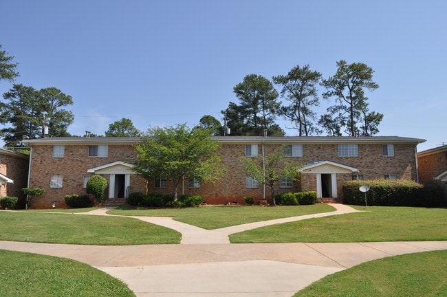 Building Photo - Brentwood Meadows