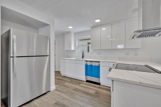 Building Photo - 715 Langston Ct