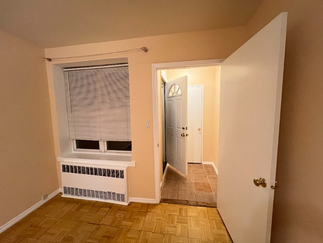 Foto del edificio - 8838 19th Ave