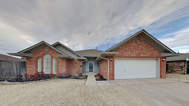 Foto del edificio - Very Nice 3 Bedroom 2 Bath Home in Yukon Schools
