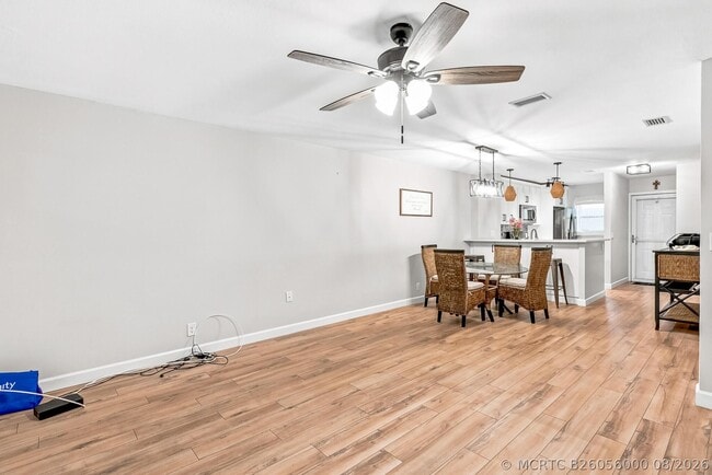 Building Photo - 9427 S Ocean Dr