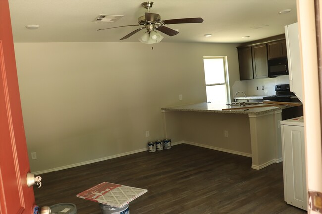 Building Photo - 9199 Inwood