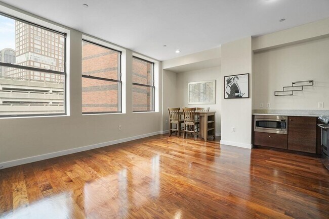 Building Photo - 502 Columbus Ave