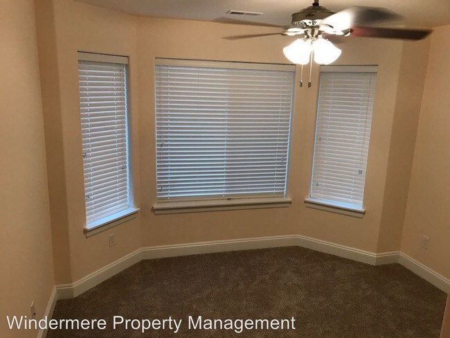 Foto del edificio - 5 br, 3.5 bath House - 4015 Kramer Ln