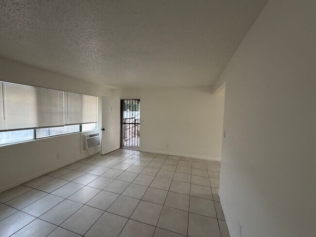Foto del edificio - 640 W 20th St