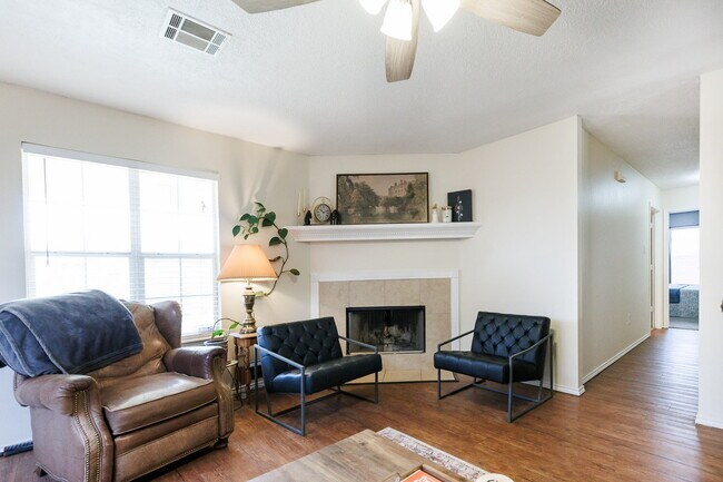 Building Photo - Charming 3-Bed, 2-Bath Home!