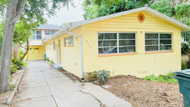 Building Photo - 212 Glenview Blvd