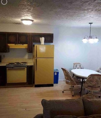 Building Photo - 197 Dale Dr