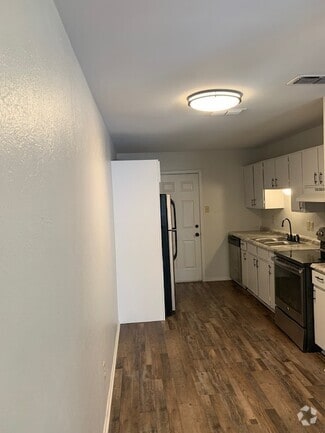 Building Photo - 408 Kearley Dr