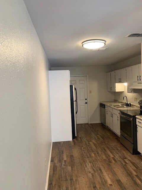 Foto principal - 408 Kearley Dr