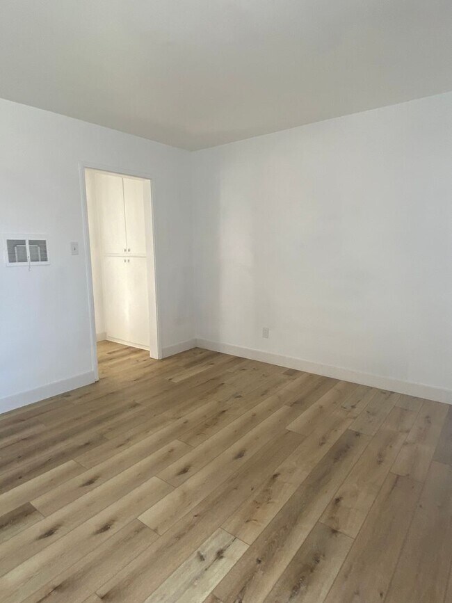 Foto del edificio - 5130-5140 Roseland Street