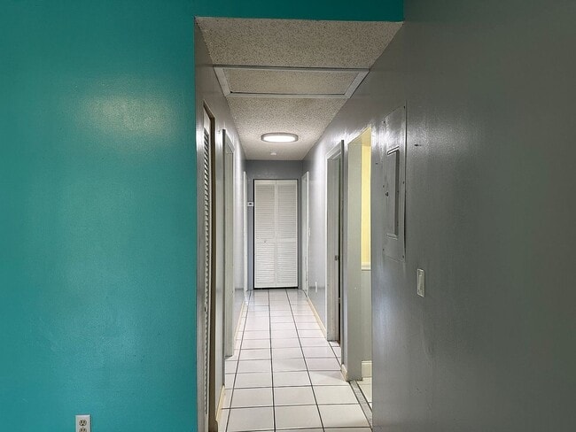 Building Photo - 30436 Poinciana Rd