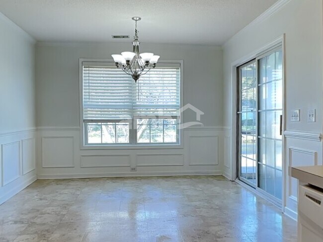 Foto del edificio - 11 Lake Linden Ct