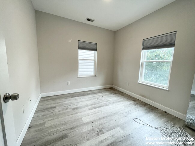 Foto del edificio - 111 Hillside St