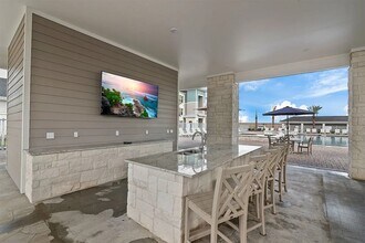 Building Photo - 3301 Gulf Fwy