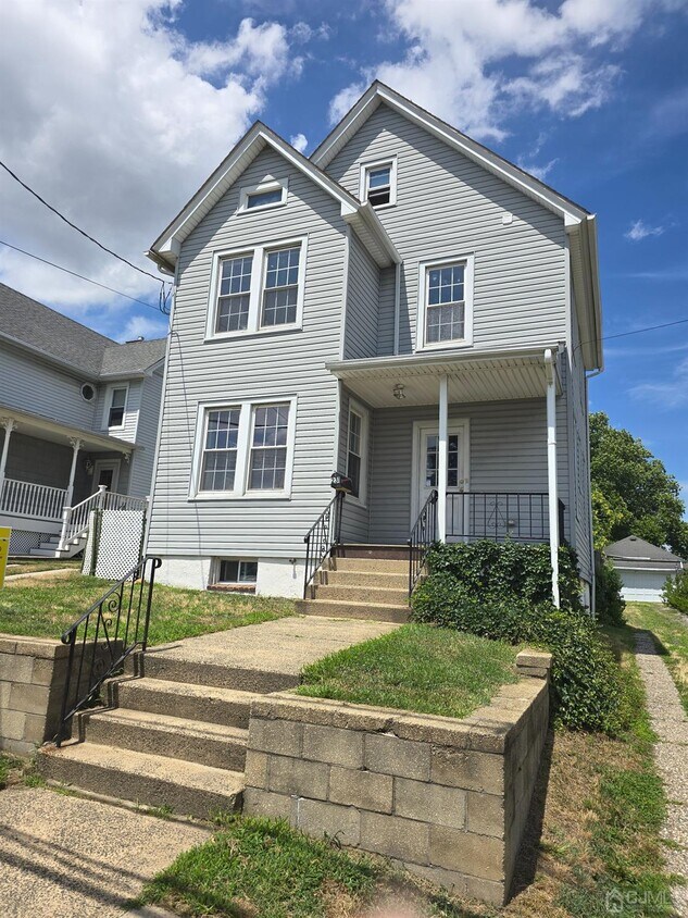 Primary Photo - 231 N Stevens Ave