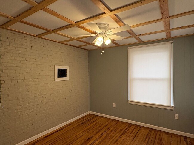 Foto del edificio - 23 N Grant St