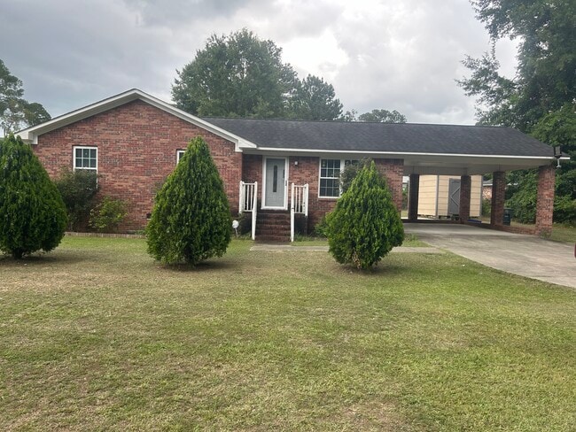 Building Photo - 2072 Hillcrest Ave