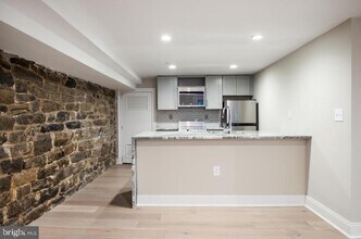 Building Photo - 33 Letitia St