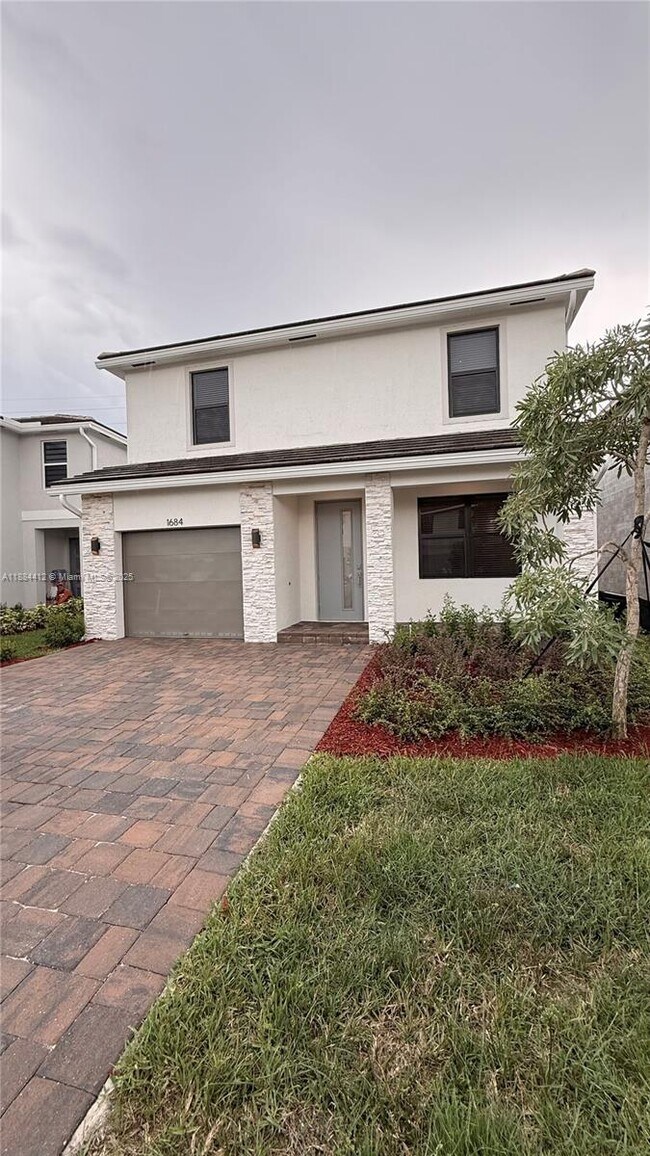 Foto del edificio - 1684 SE 7th Ct