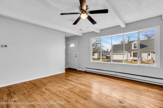 Foto del edificio - 1237 Mizzen Ave