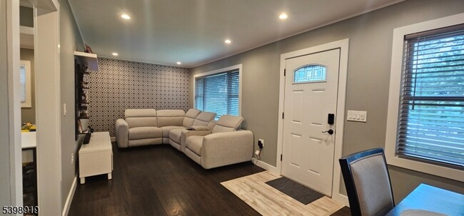 Building Photo - 141 West End Ave